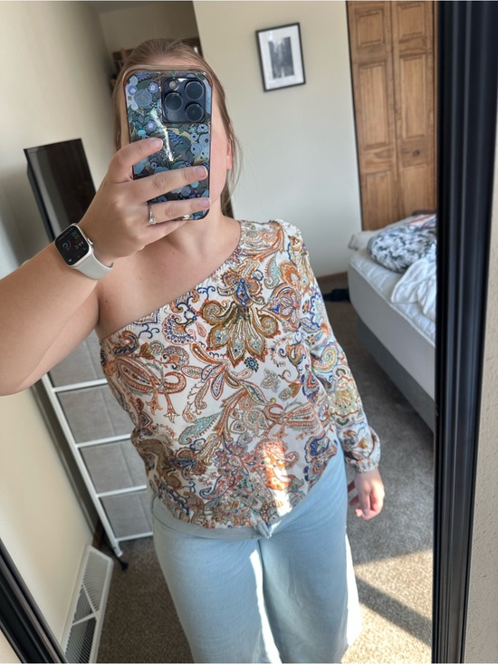 Tops - Women’s One-Shoulder Paisley Blouse - White Multicolor